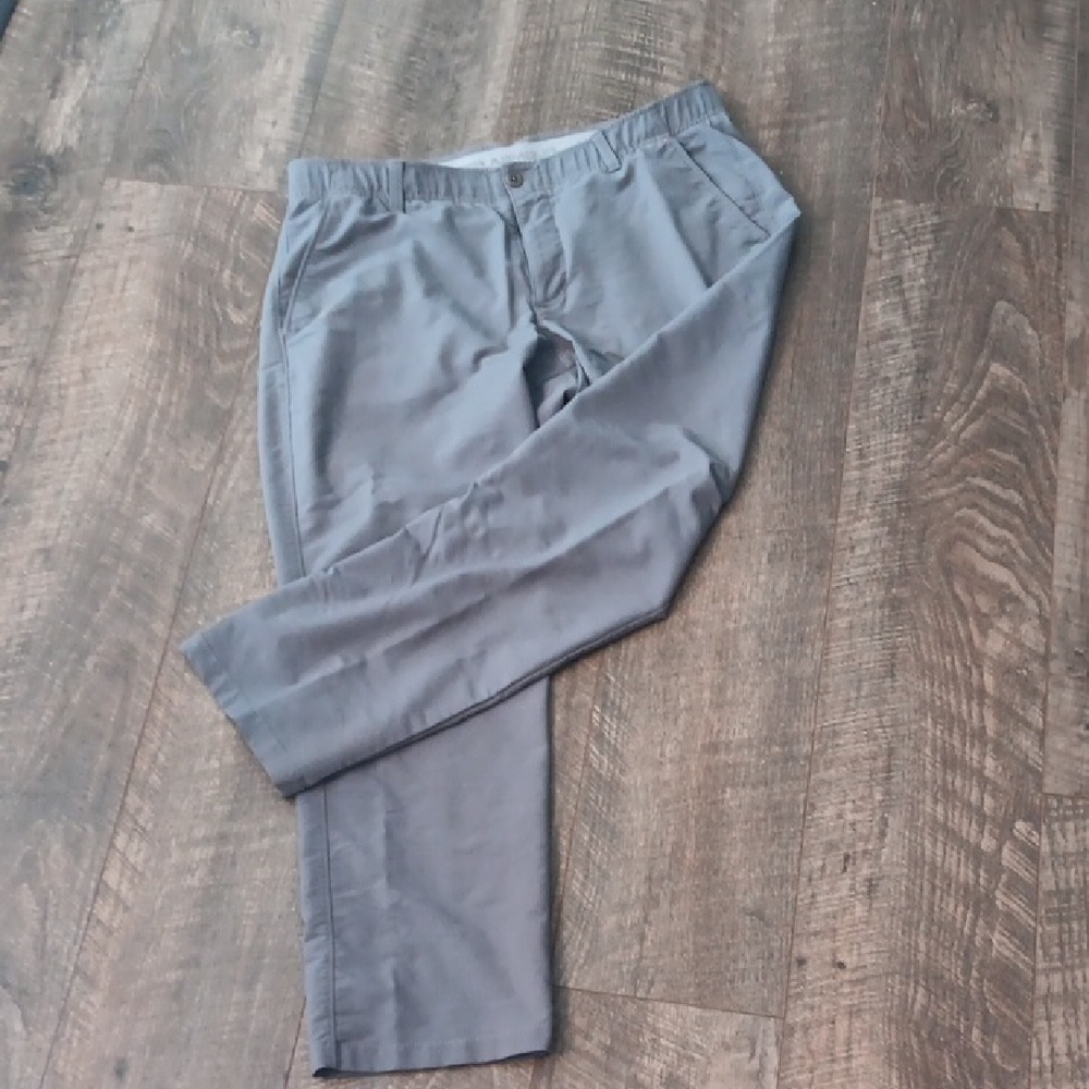 Under Armour Men's Gray Chinos